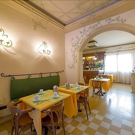 Hotel Moderno 2*